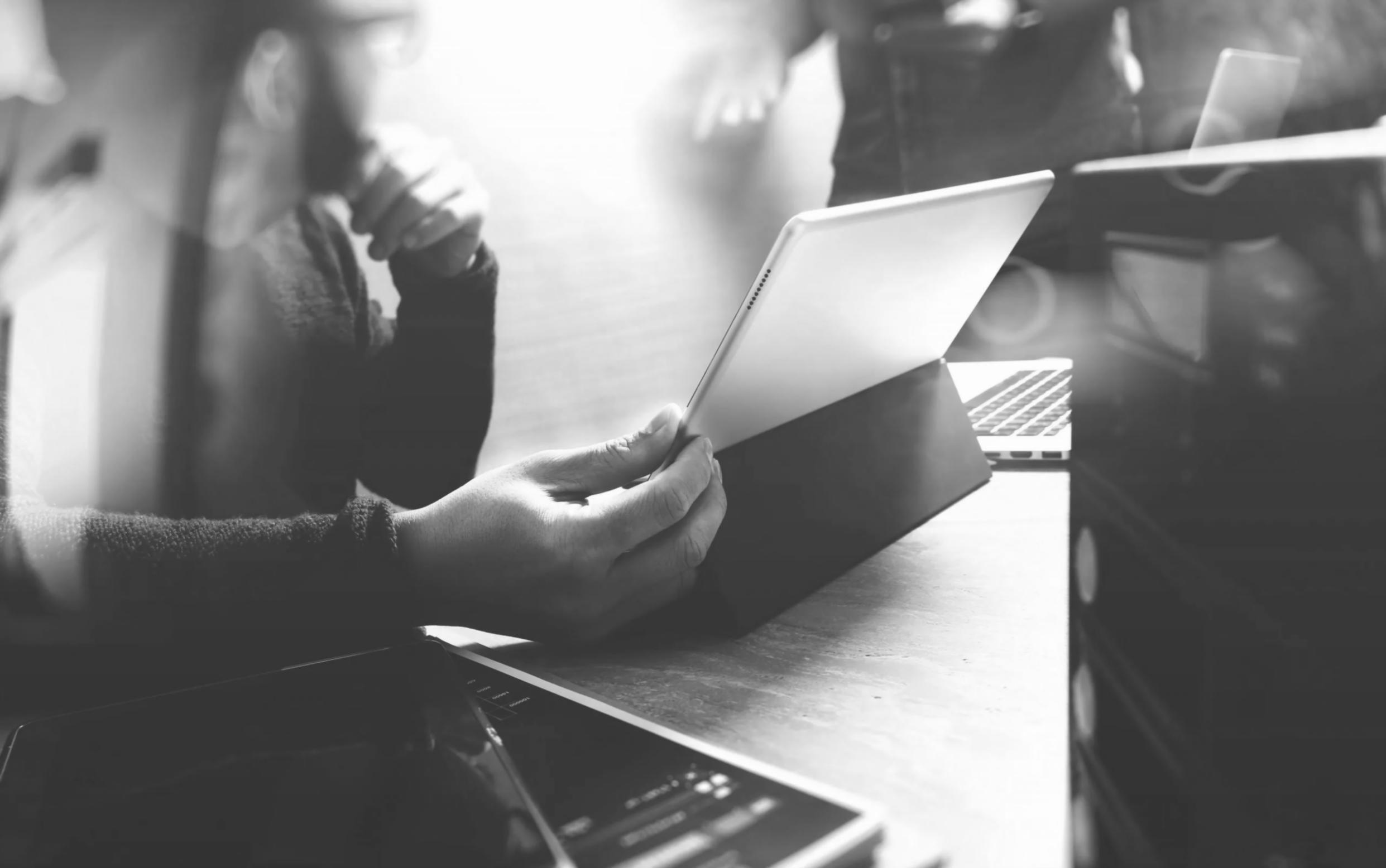 Διαδραστική πλατφόρμα webinars με εργαλεία επικοινωνίας